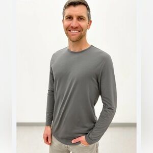 Cuts Curve Hem Long Sleeve